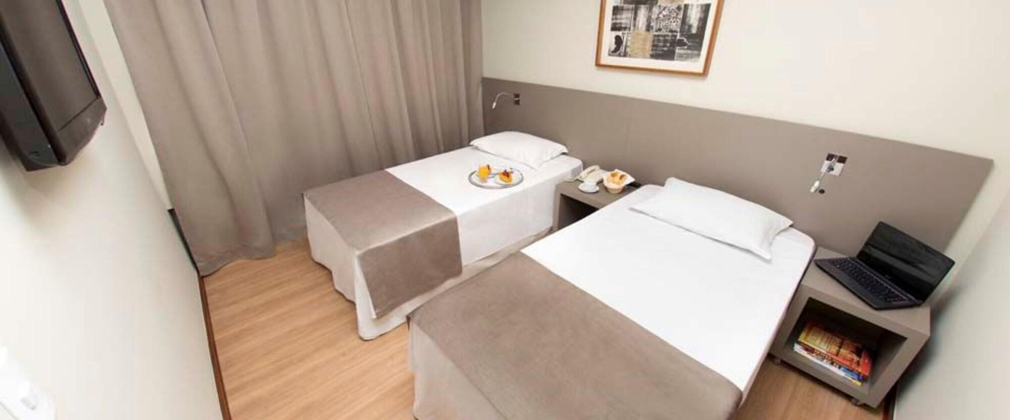 Alta Reggia Plaza Hotel Curitiba Exterior photo